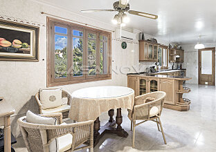 Ref. 2502190 | Amplia zona de comedor con cocina equipada contigua