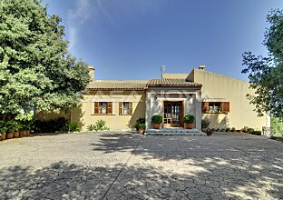 Ref. 241282 | Large Finca with a big plot near Inca