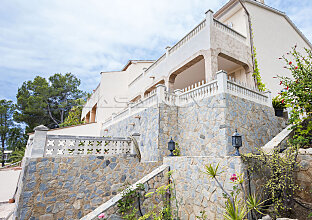 Doppelhaushälfte Mallorca mit Pool und tollem Ausblick