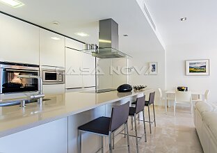 Ref. 1202350 | Moderno salón amueblado con cocina abierta equipada