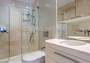 Ref. 1202350 | Gran baño con ducha de cristal
