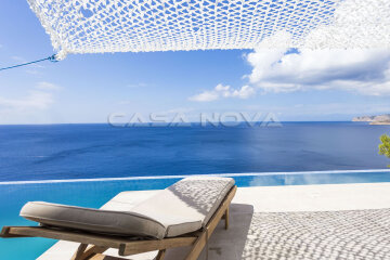 Top-class villa in first sealine