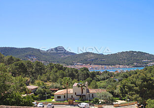 Modernisierte Villa Mallorca mit Meerblick in Hanglage