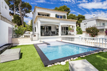 Modernized Mallorca villa near to the harbor