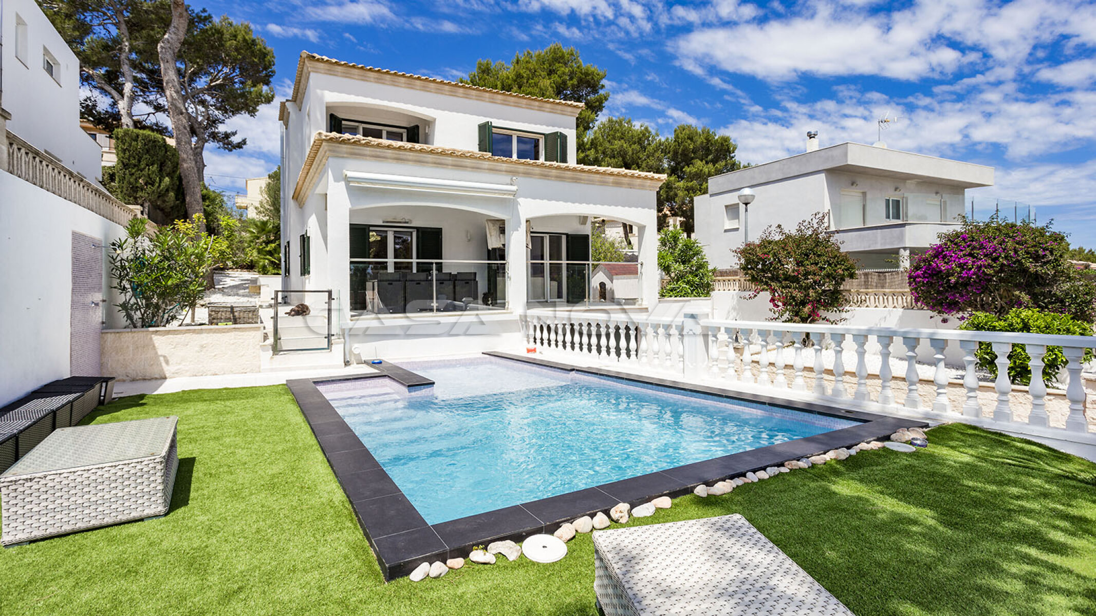 Moderna villa en Mallorca con piscina en una ubicaci�n de ensue�o