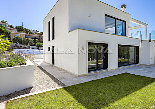 Ref. 2502535 | Villa modernizada con vistas panoramicas a la bahia y al mar