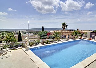Ref. 241307 | Zona de piscina elegante con terrazas para tomar el sol 