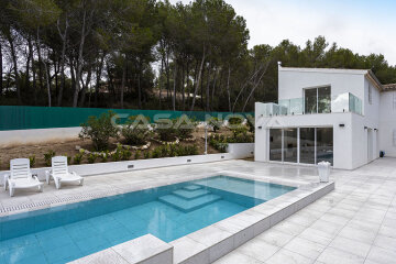 Ideal für Familien: Renovierte Villa mit Pool im Südwesten