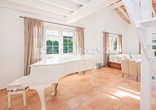 Ref. 2302679 | Mediterranean living area with piano 