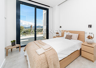 Ref. 2402254 | Luxurious bedroom with open terrace