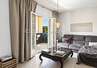 Ref. 1302741 | Una acogedora sala de estar con acceso a la terraza 