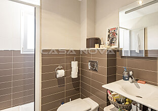 Ref. 1302741 | Un baño espacioso con elementos modernos