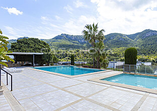 Ref. 1302744 | Beautiful panoramic view of the mountains and surroundings