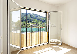 Ref. 1302744 | Beautiful bedroom with a view of the mountains 