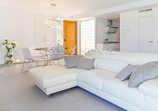 Ref. 1202769 | Moderner Wohn/ Essbereich mit angrenzenderKüche
