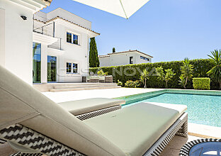 Ref. 2402359 | Lounge area at the pool terrace