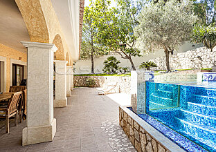 Ref. 2502790 | Piscina elegante con acristalamiento