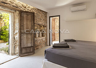 Ref. 2402800 | Elegante dormitorio doble con acceso a la zona exterior 