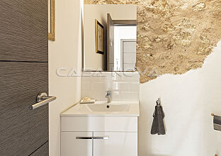 Ref. 2402800 | Baño con elementos rústicos