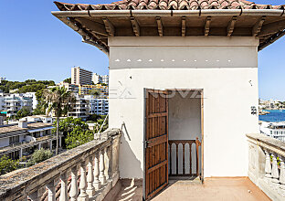 Ref. 2802807 | Traditioneller Turm auf der Dachterrasse