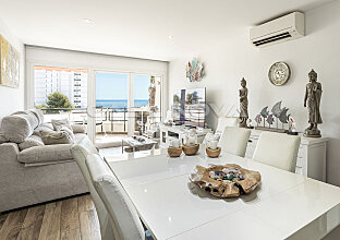 Ref. 1202816 | Modernised living and dining area with sea view