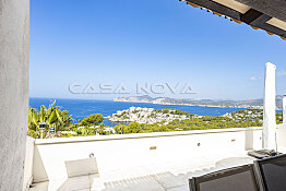 Elegant semi- detached villa with 360 degree sea view