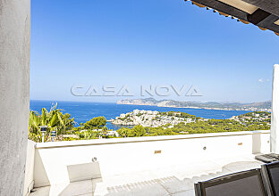 Elegant semi- detached villa with 360 degree sea view