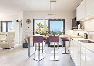 Ref. 2202830 | Bright fitted kitchen with electrical appliances