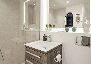 Ref. 2202830 | Great bathroom with shower