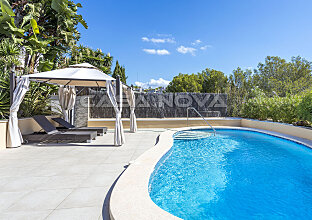 Ref. 2402850 | Beautiful outdoor terrace with pergola lounge corner