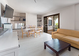 Ref. 1302862 | Comfortable salon with terrace access
