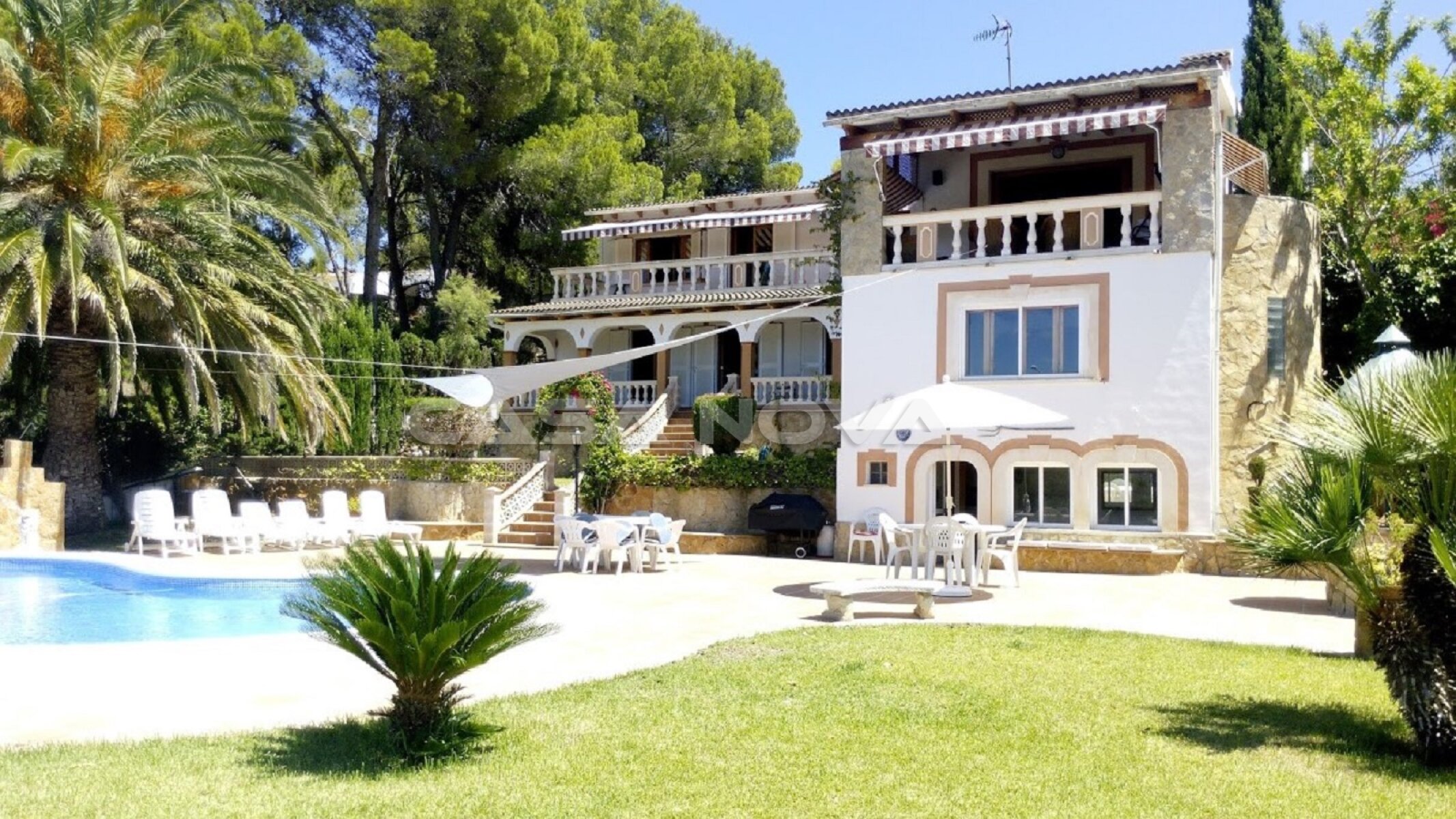Investment Villa with vacation license and magnificent sea views