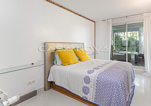 Ref. 1302889 | Bright bedroom with access to the terrace