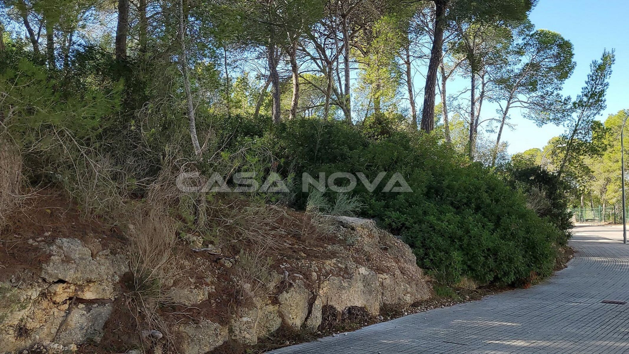 Solar de construccin completamente desarrollado cerca de la playa