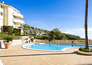 Ref. 1402948 | Great outdoor area with swimming pool