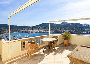 Ref. 1202952 | Large sun terrace with view of the marina