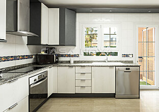 Ref. 2502953 | Moderna cocina amueblada y equipada con electrodomésticos 