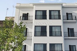 Moderna planta baja en el centro de la ciudad