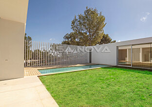 Ref. 2402680 | Exclusive new villa with pool and high quality equipment 