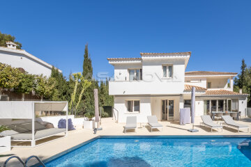 Moderne Mallorca Villa mit Pool fußläufig zum Sandstrand