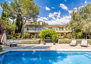 Einzigartige Villa von bester Qualität mit idyllischem Garten