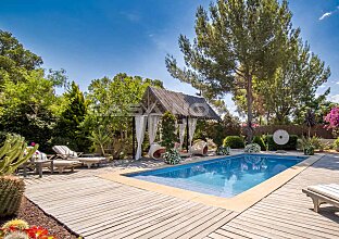 Ref. 2403032 | Villa única de la mejor calidad con un jardín idílico