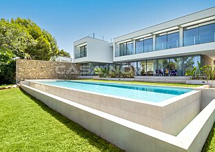 Ref. 2503081 | NUEVO PRECIO: Villa con una arquitectura impresionante