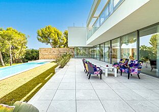 Ref. 2503081 | Neubau Villa mit eindrucksvoller Architektur in Top Qualität
