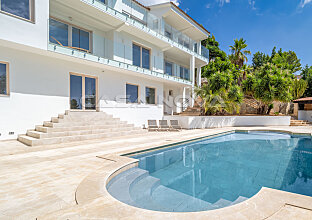 Ref. 2503106 | Impresionante villa con un diseño elegante y vistas parciales al mar