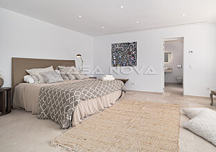 Ref. 2503106 | Impresionante villa con un diseño elegante y vistas parciales al mar