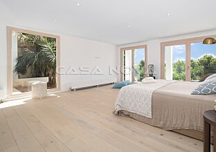 Ref. 2503106 | Impresionante villa con un diseño elegante y vistas parciales al mar
