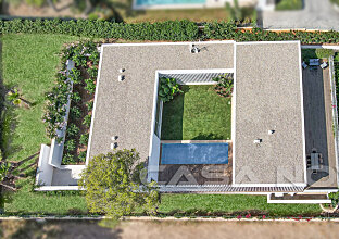 Ref. 2402680 | Exclusiva villa nueva con piscina y equipamiento de alta calidad 