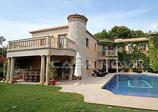 Villa Mallorca : Villa mediterranea con elementos de piedra natural