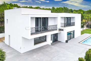 Elegant Mallorca villa with high quality equipment